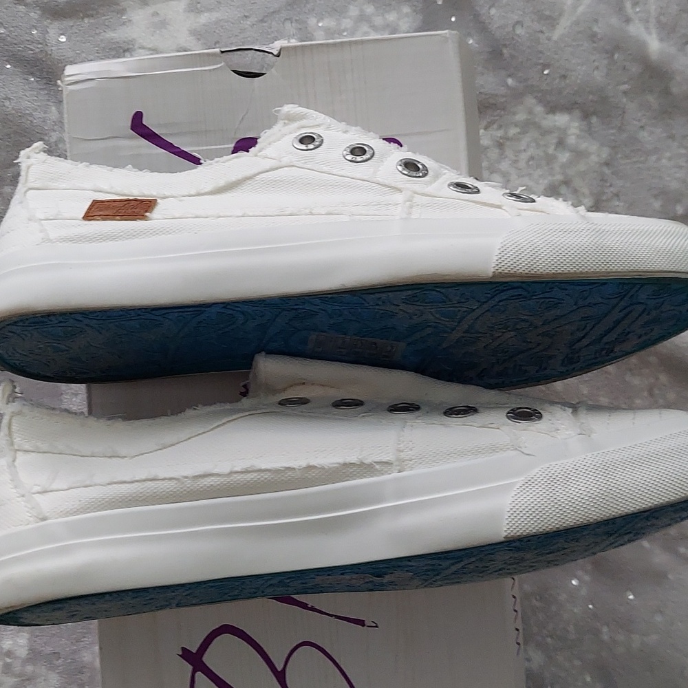 Blowfish White Canvas Slip In Sneakers - Picture 6 of 10